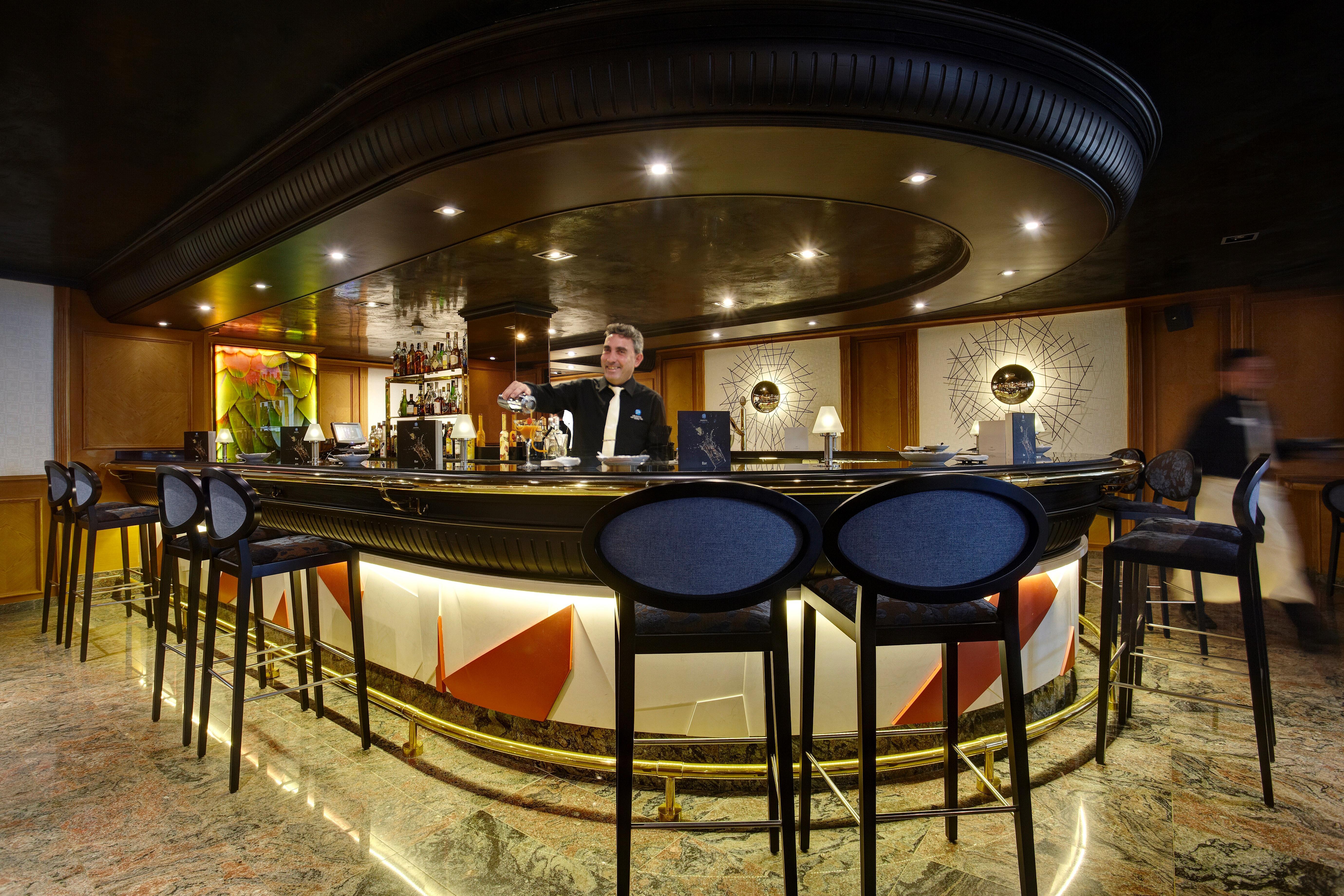 المتنزه الطبيعي وسبا غروبوتيل بلايا ذي مورو المظهر الخارجي الصورة A bar on a cruise ship