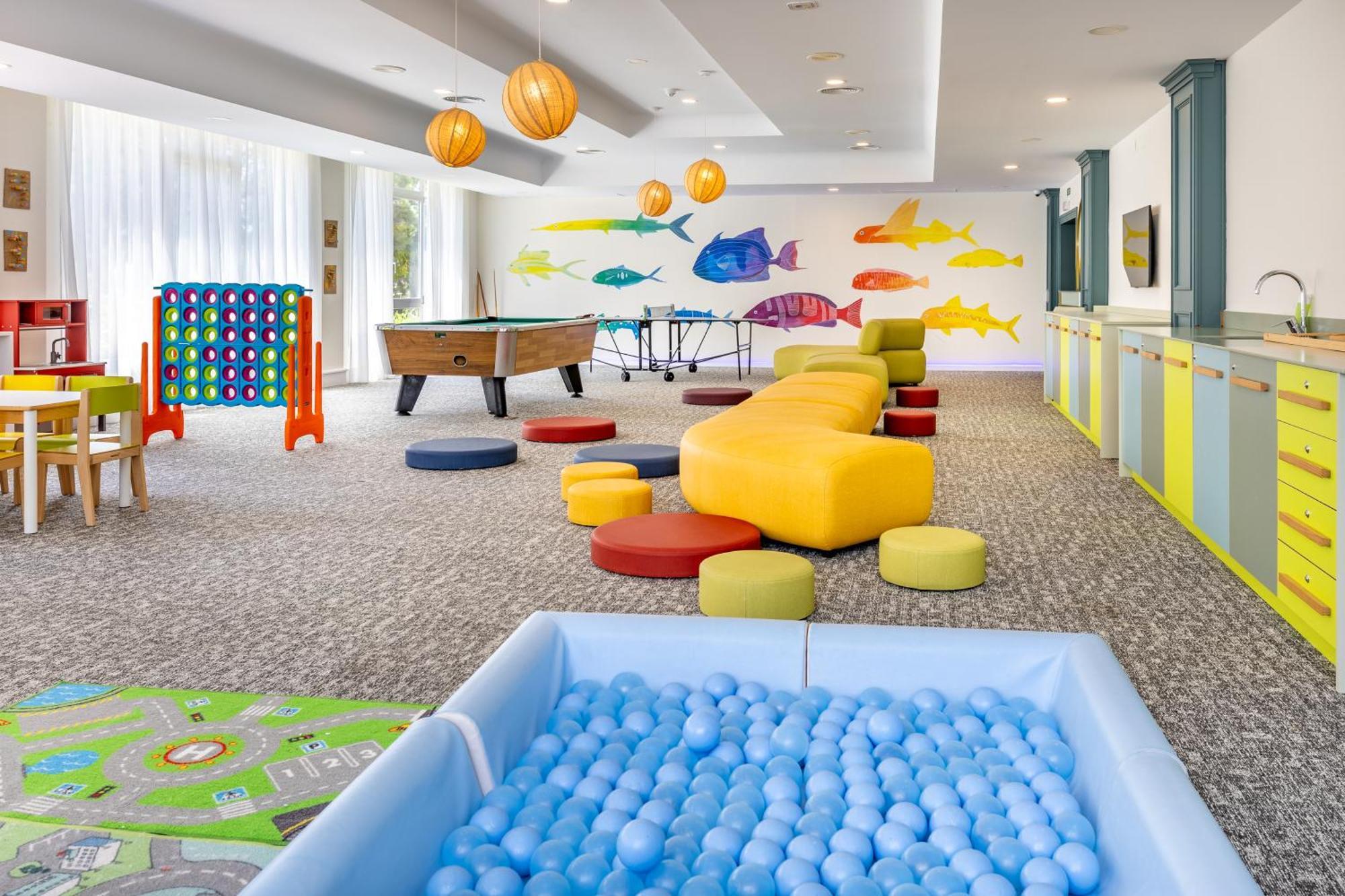 المتنزه الطبيعي وسبا غروبوتيل بلايا ذي مورو المظهر الخارجي الصورة The children's playroom at the hotel